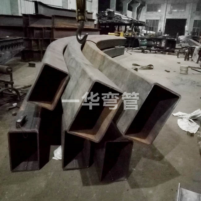 双曲面和多曲律